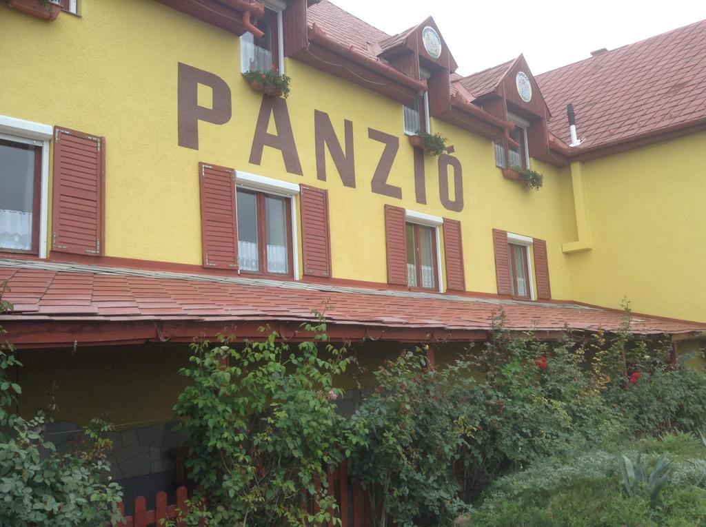 Sos Borhaz Panzio Hotel Mad Exterior photo